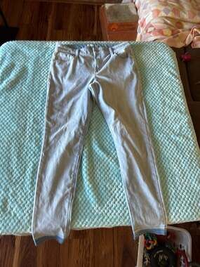 Old Navy Rockstar Super Skinny 24/7 Light Wash Ankle Jeans Size 10